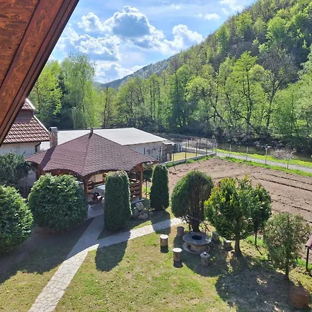 Casa De Vacanta Nyaraló Csarnóháza